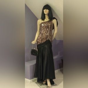Gorgeous dress. Great for Mother of the bride, so classy.